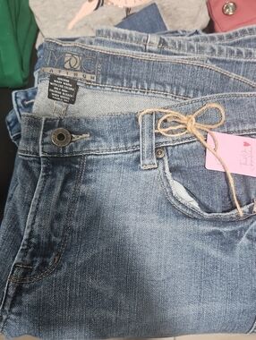 New York & Company Women’s Faded Blue Straight Leg Jeans